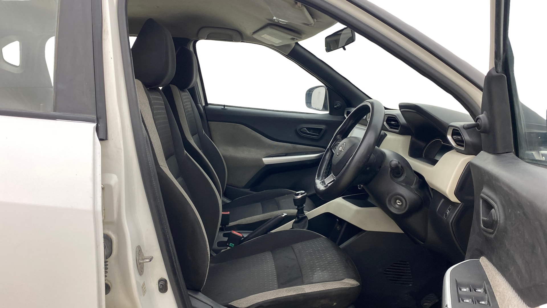 View 2021 Nissan Magnite XE Image 17 Used 2021 Nissan Magnite XE Image 17
