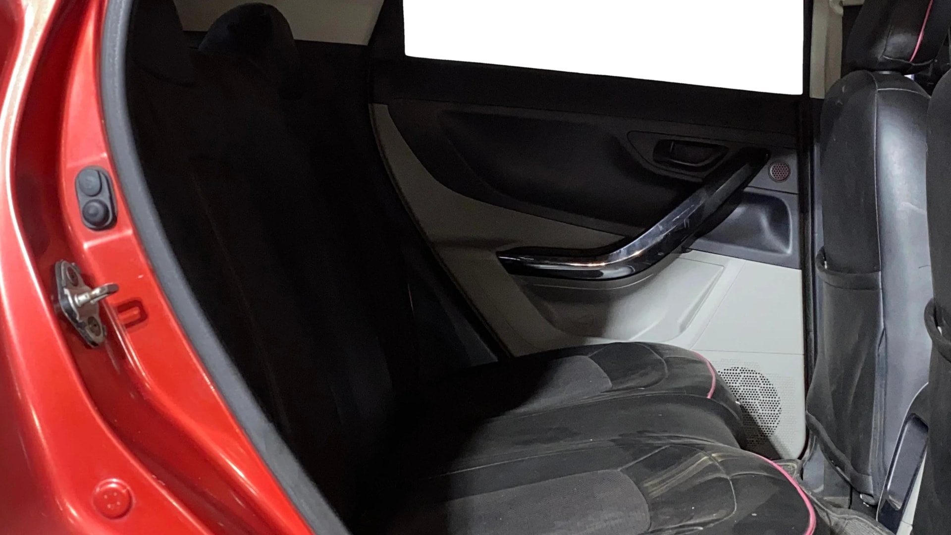 View 2018 Tata Nexon Revotron XM Image 28 Used 2018 Tata Nexon Revotron XM Image 28
