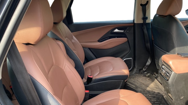 View MG Hector Plus Image 38 Used MG Hector Plus Image 38