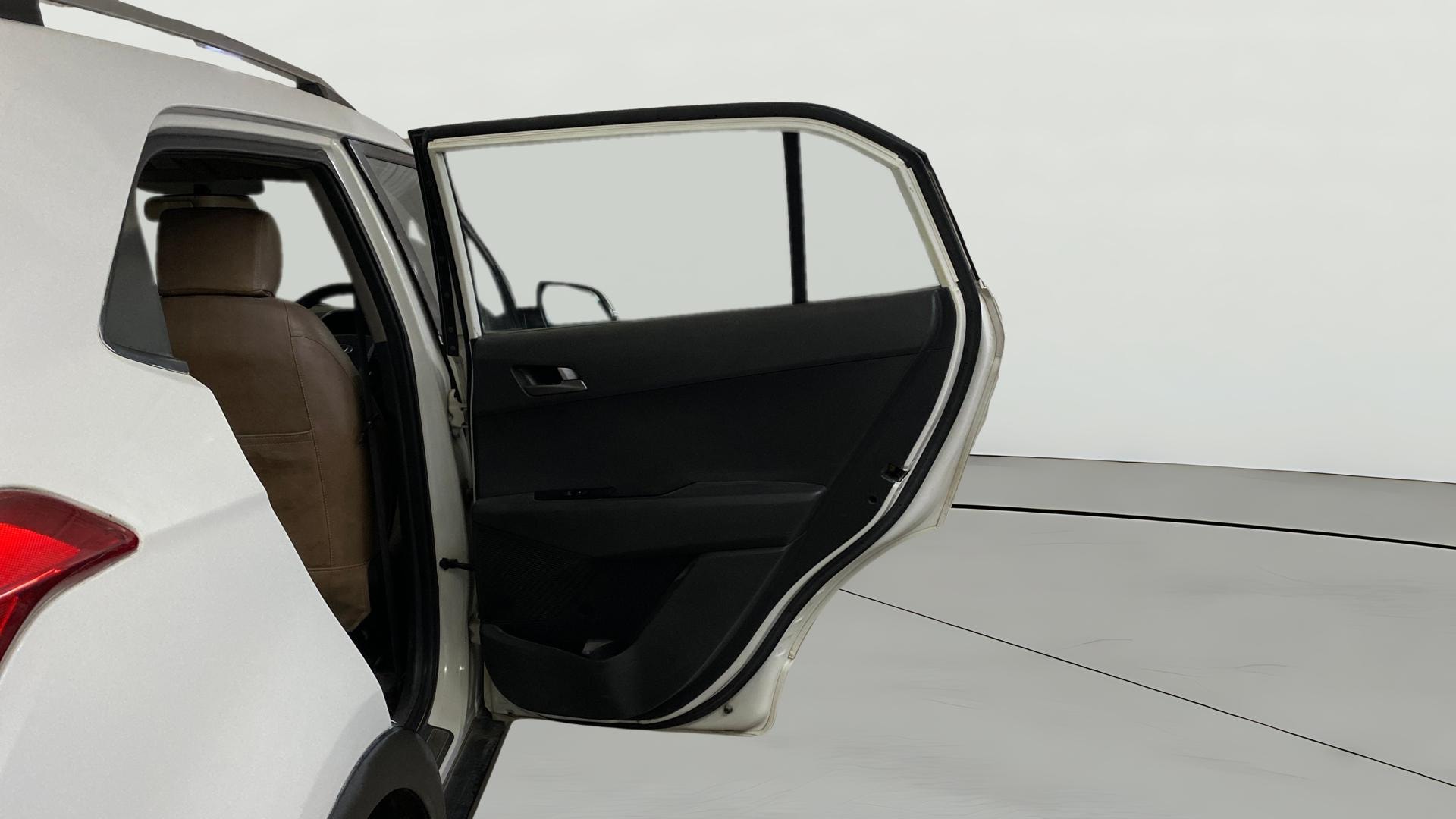 View 2015 Hyundai Creta 1.6 SX Plus Petrol Image 7 Used 2015 Hyundai Creta 1.6 SX Plus Petrol Image 7