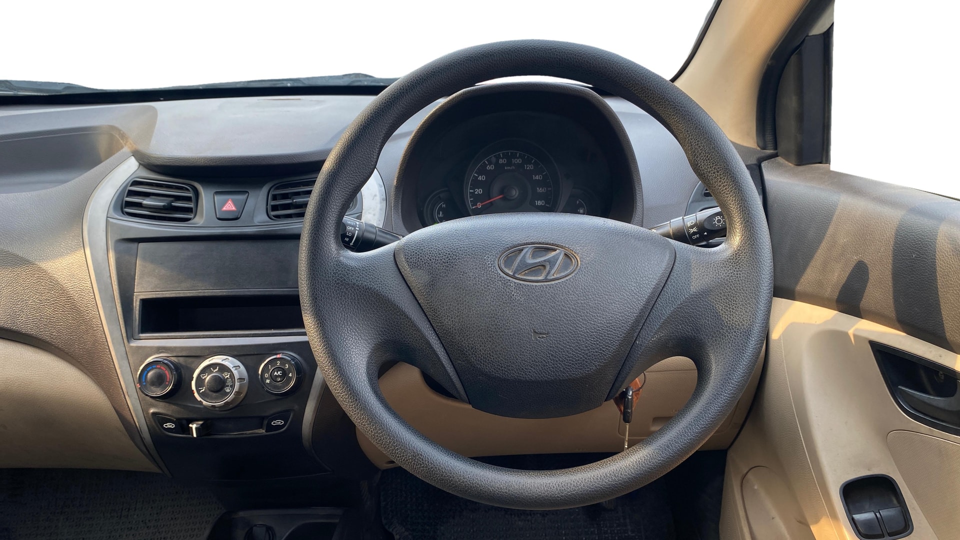 View 2013 Hyundai EON Era Plus Image 20 Used 2013 Hyundai EON Era Plus Image 20