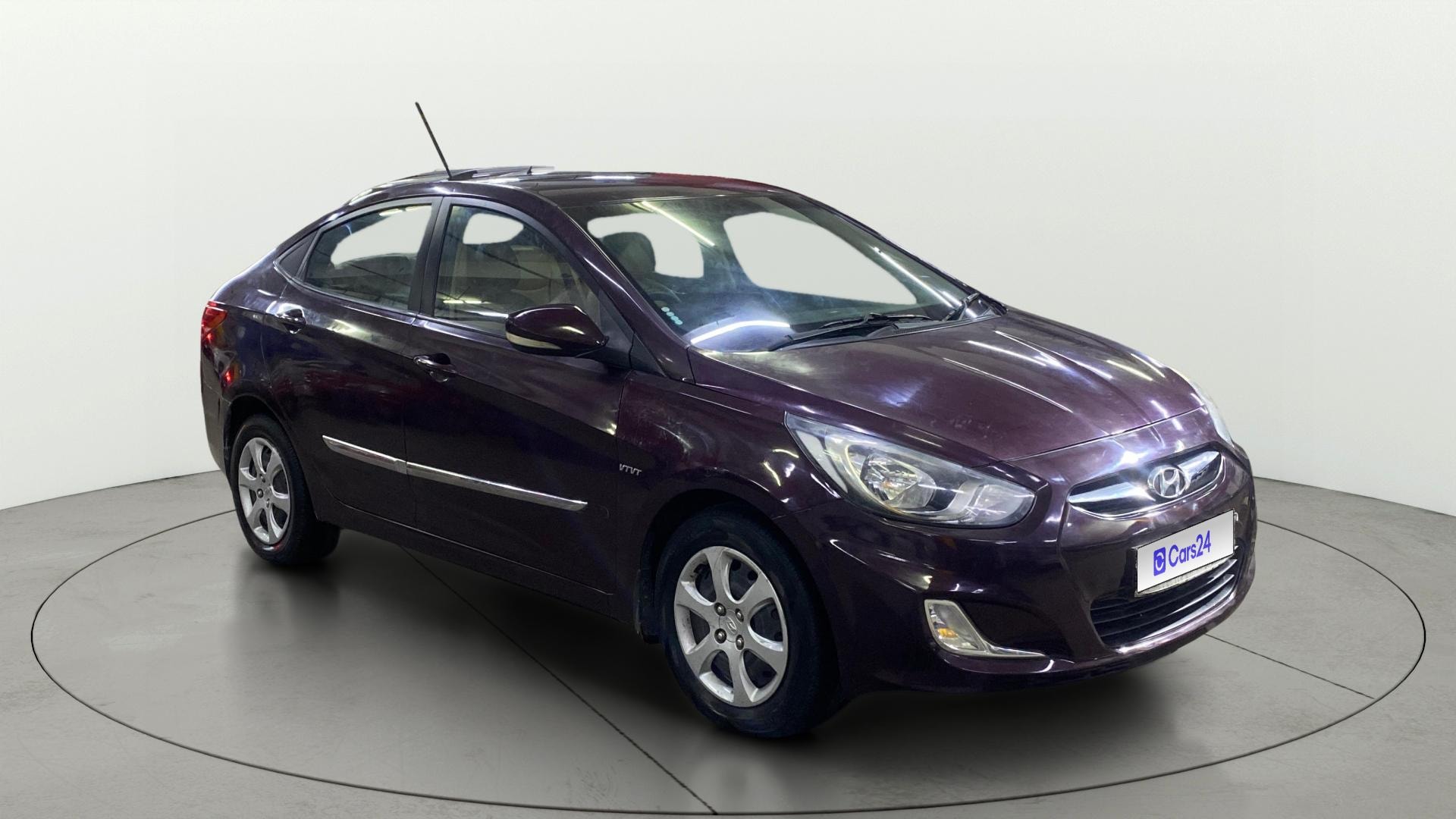 View 2013 Hyundai Fluidic Verna 1.6 VTVT EX Image 15 Used 2013 Hyundai Fluidic Verna 1.6 VTVT EX Image 15