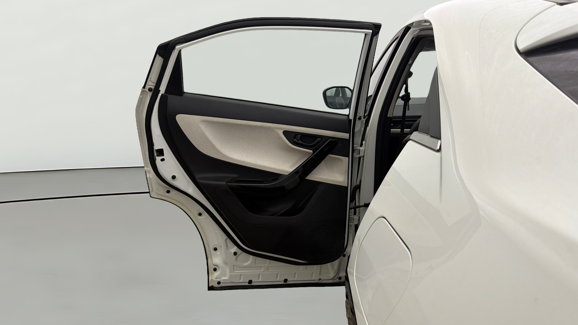 View 2024 Tata Curvv Smart 1.2 Revotron Petrol 6MT Image 23 Used 2024 Tata Curvv Smart 1.2 Revotron Petrol 6MT Image 23