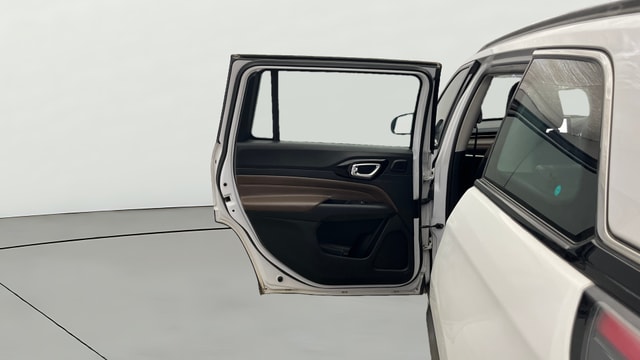 View Jeep Meridian Image 23 Used Jeep Meridian Image 23