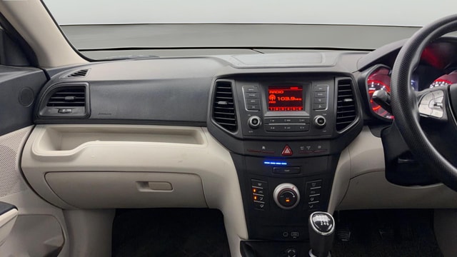 View Mahindra XUV300 Image 31 Used Mahindra XUV300 Image 31