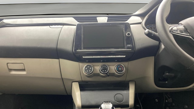 View Renault Triber Image 17 Used Renault Triber Image 17