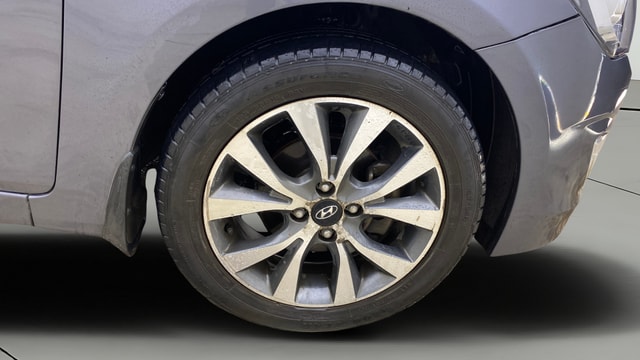 View Hyundai Fluidic Verna Image 42 Used Hyundai Fluidic Verna Image 42