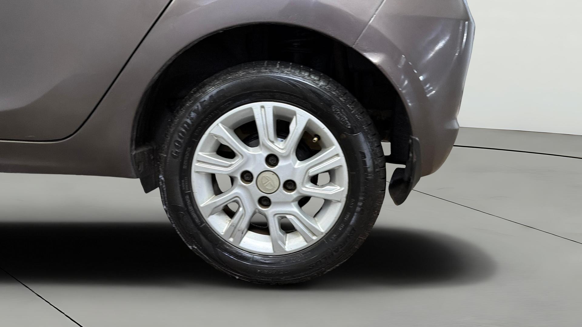 View 2016 Tata Tiago Revotorq XB Image 11 Used 2016 Tata Tiago Revotorq XB Image 11
