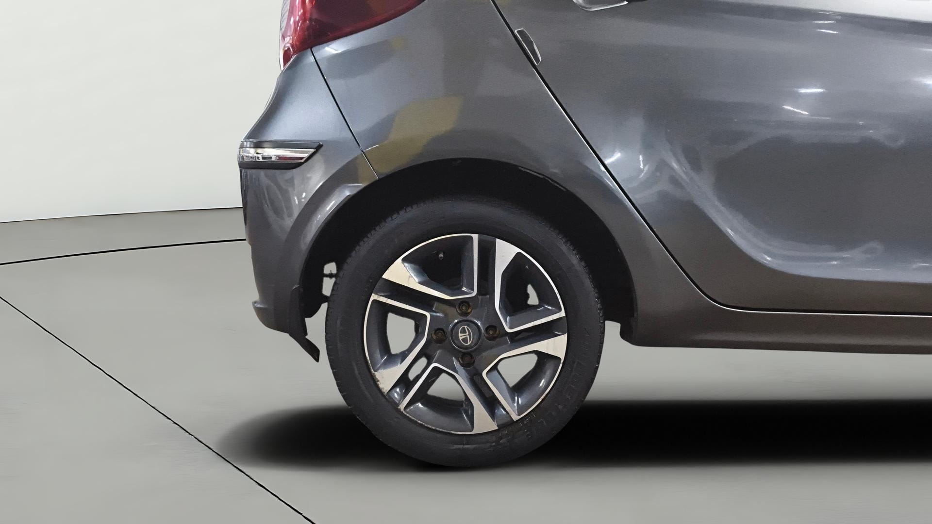 View 2021 Tata Tiago Revotorq XB Image 24 Used 2021 Tata Tiago Revotorq XB Image 24