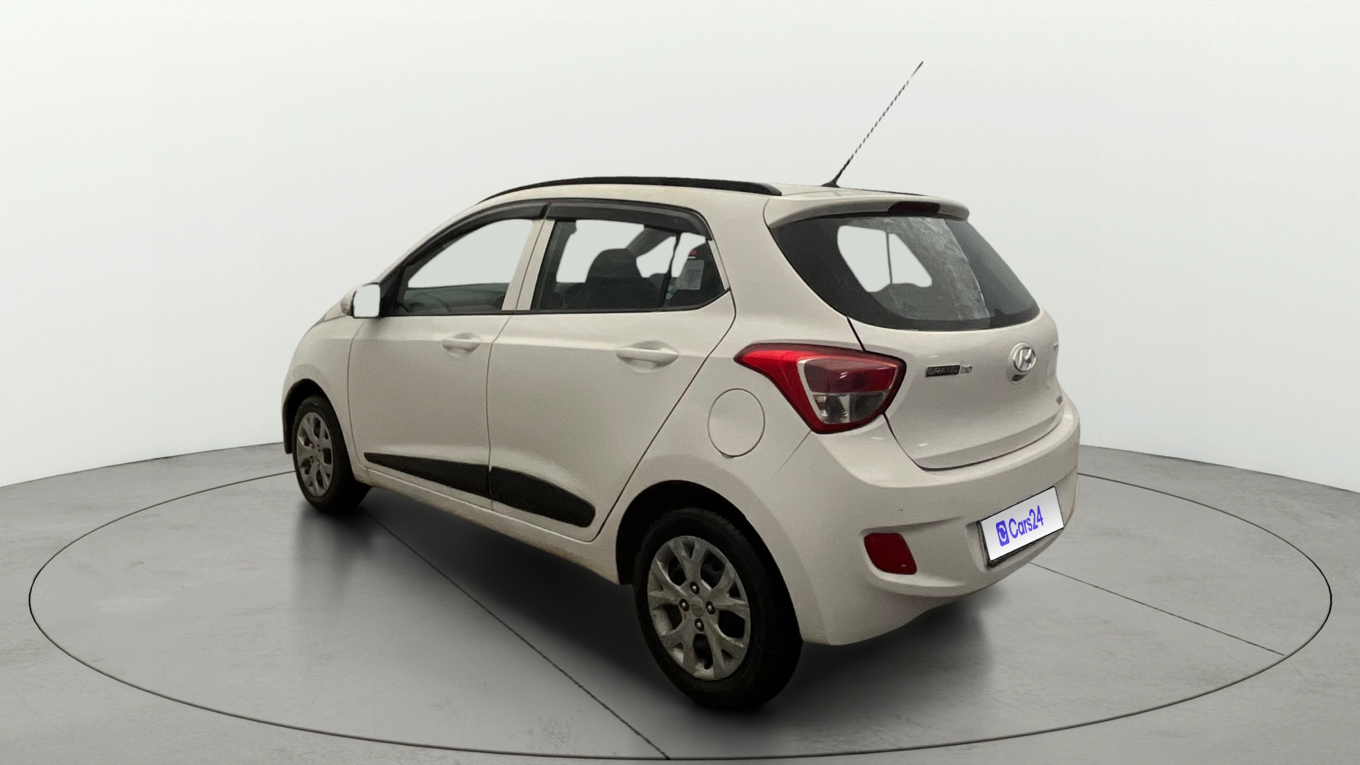 View 2016 Hyundai Grand i10 Sportz 1.2 Kappa Image 2 Used 2016 Hyundai Grand i10 Sportz 1.2 Kappa Image 2