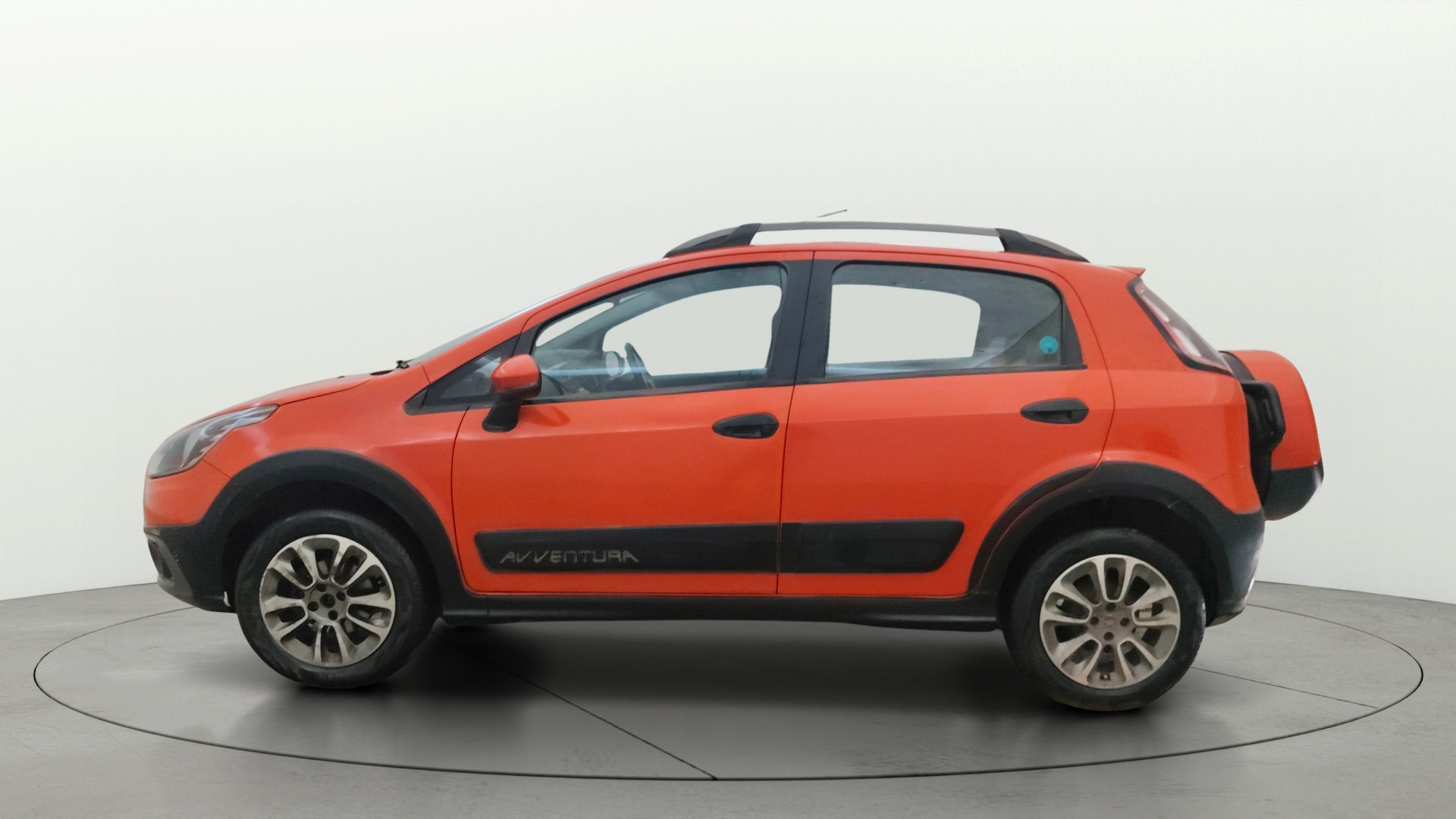 View 2016 Fiat Avventura Dynamic 1.4L FIRE Petrol Image 5 Used 2016 Fiat Avventura Dynamic 1.4L FIRE Petrol Image 5