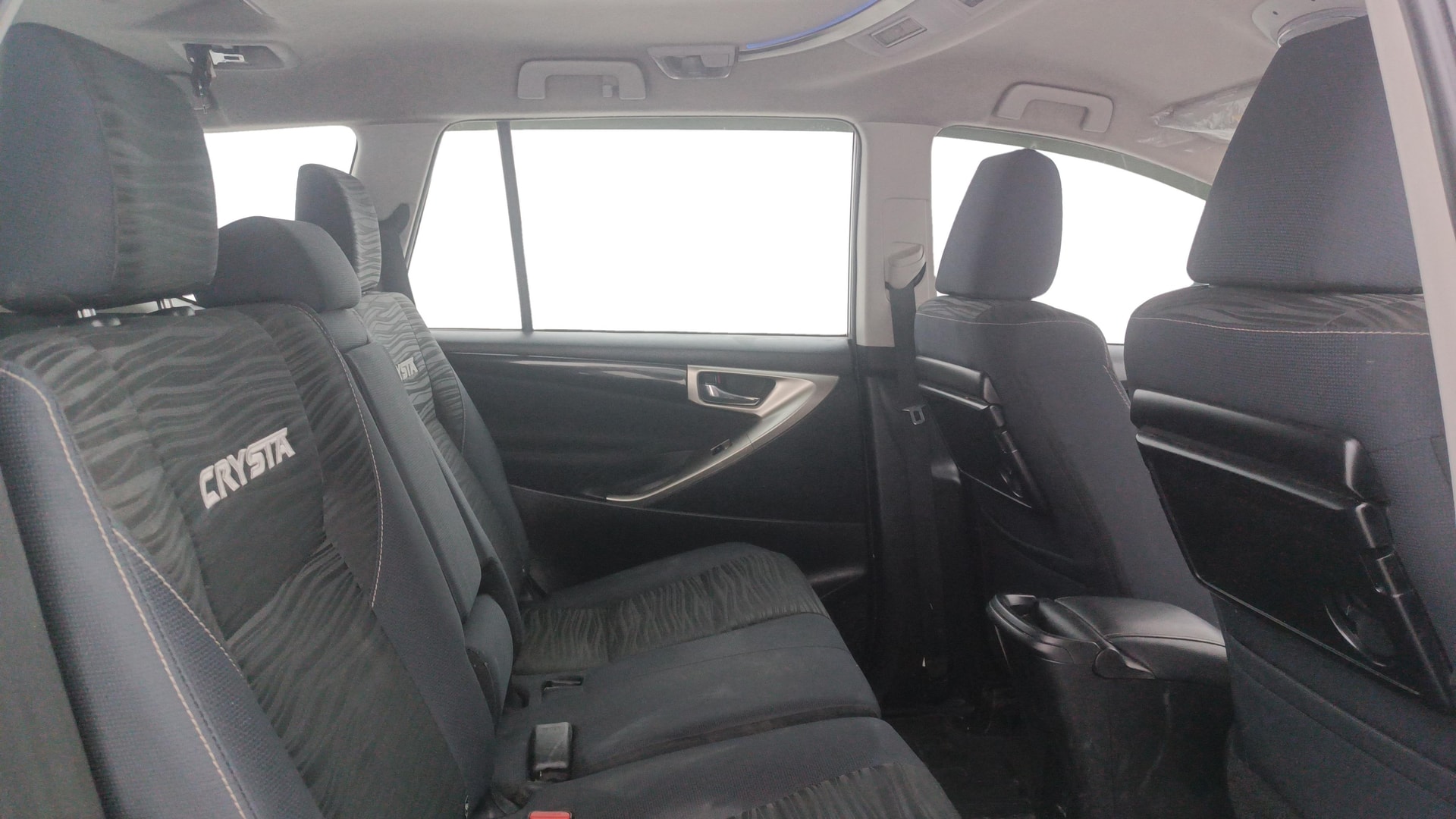 View 2022 Toyota Innova Crysta 2.4 VX MT 8-Seater BS IV Image 37 Used 2022 Toyota Innova Crysta 2.4 VX MT 8-Seater BS IV Image 37
