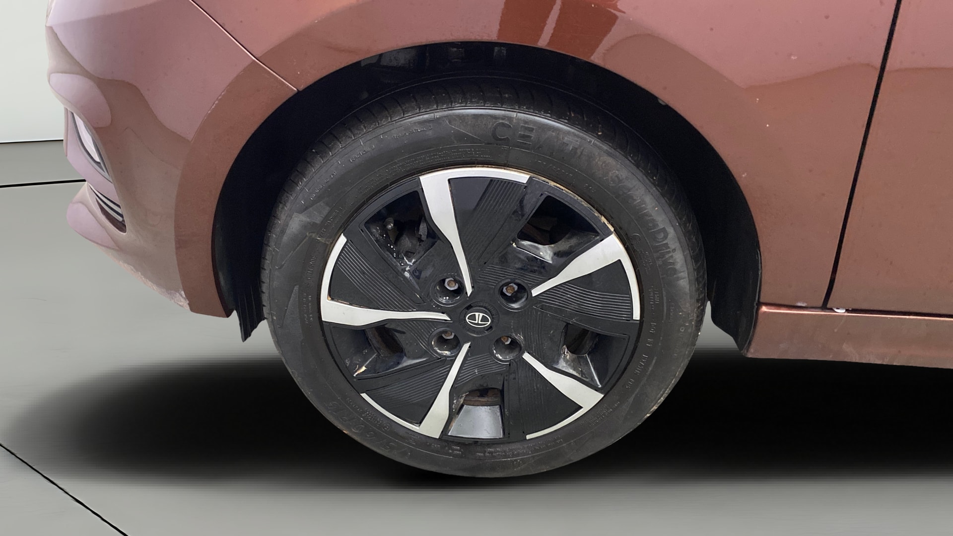 View 2025 Tata Tiago Revotorq XB Image 28 Used 2025 Tata Tiago Revotorq XB Image 28