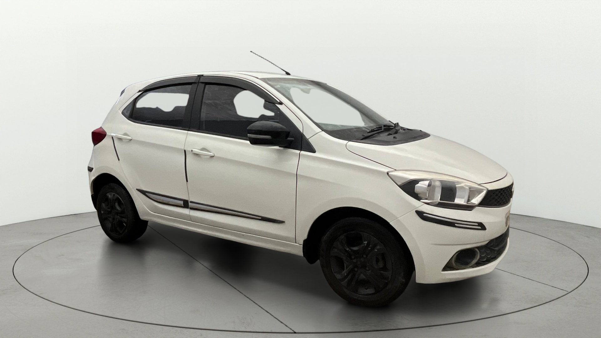 View 2019 Tata Tiago Revotorq XB Image 35 Used 2019 Tata Tiago Revotorq XB Image 35