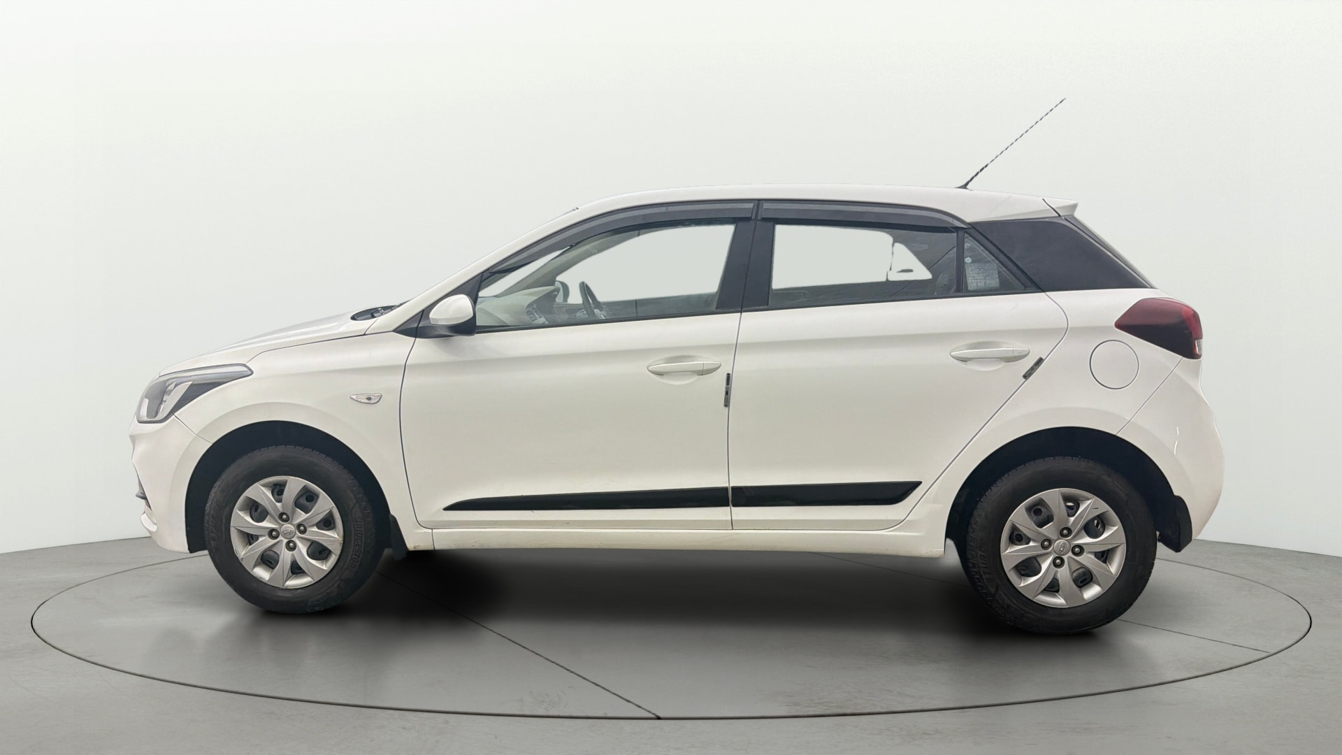 View 2019 Hyundai Elite i20 1.2 Magna Plus Petrol BS IV Image 5 Used 2019 Hyundai Elite i20 1.2 Magna Plus Petrol BS IV Image 5