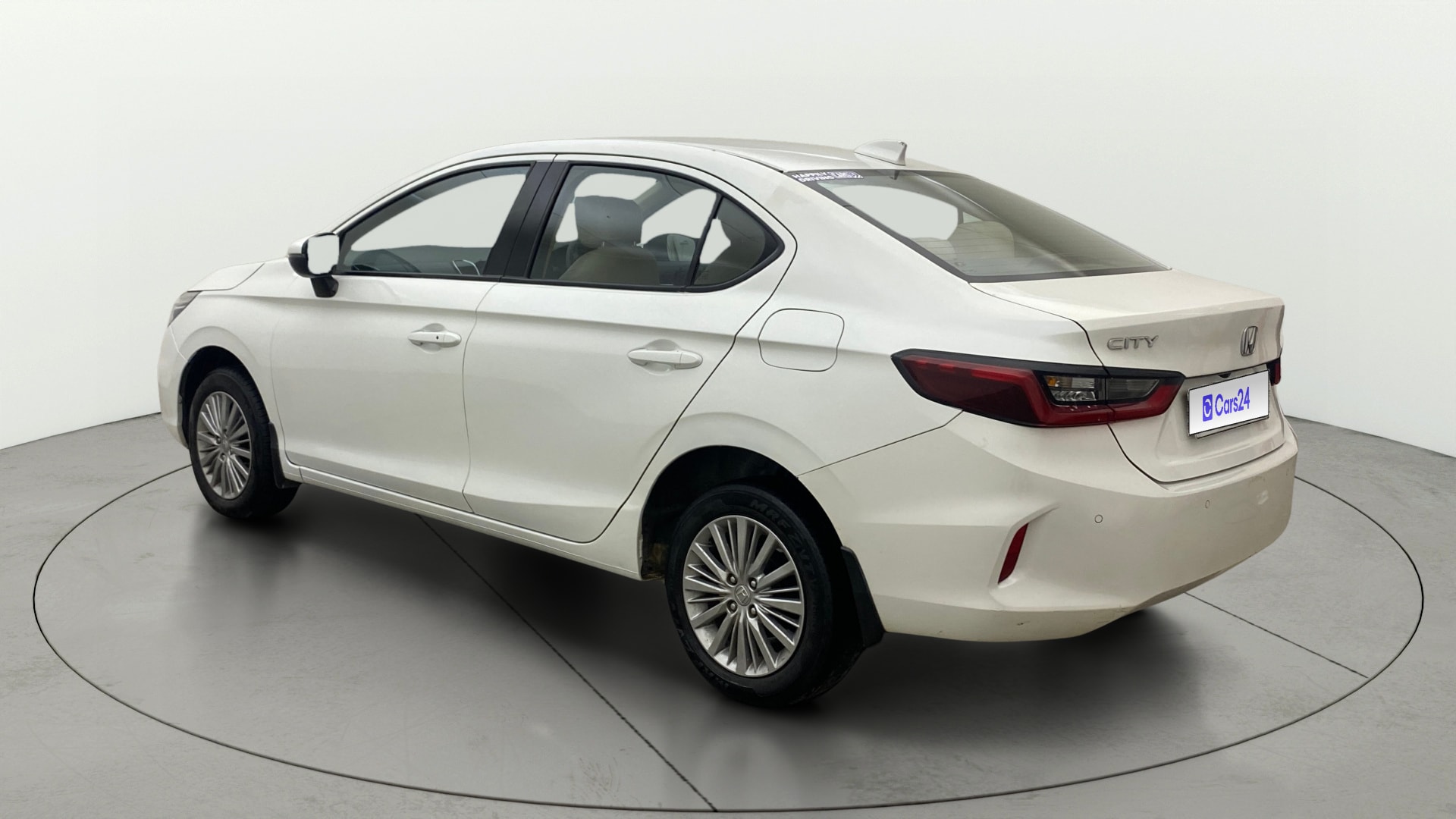 View 2022 Honda City ZX MT Diesel Anniversary Edition Image 2 Used 2022 Honda City ZX MT Diesel Anniversary Edition Image 2