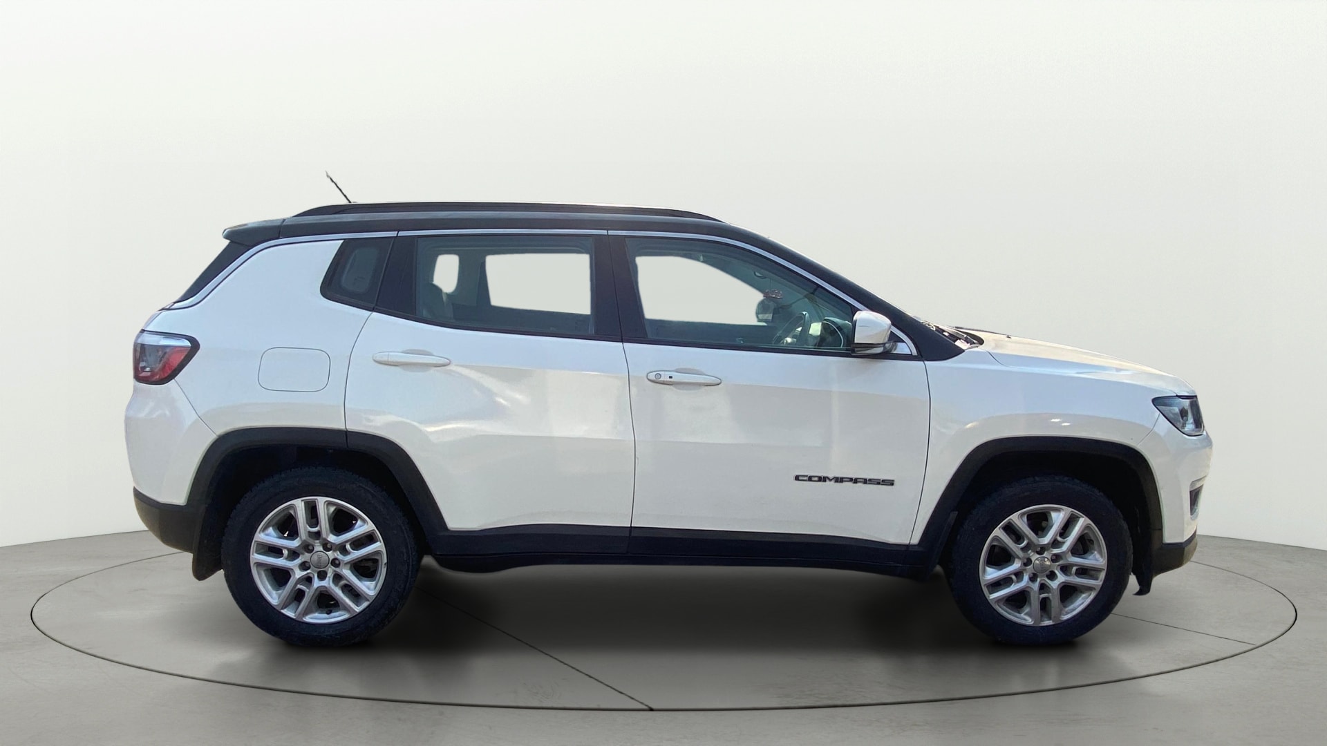 View 2018 Jeep Compass Limited 4X4 (O) 2.0 Diesel BS IV Image 8 Used 2018 Jeep Compass Limited 4X4 (O) 2.0 Diesel BS IV Image 8