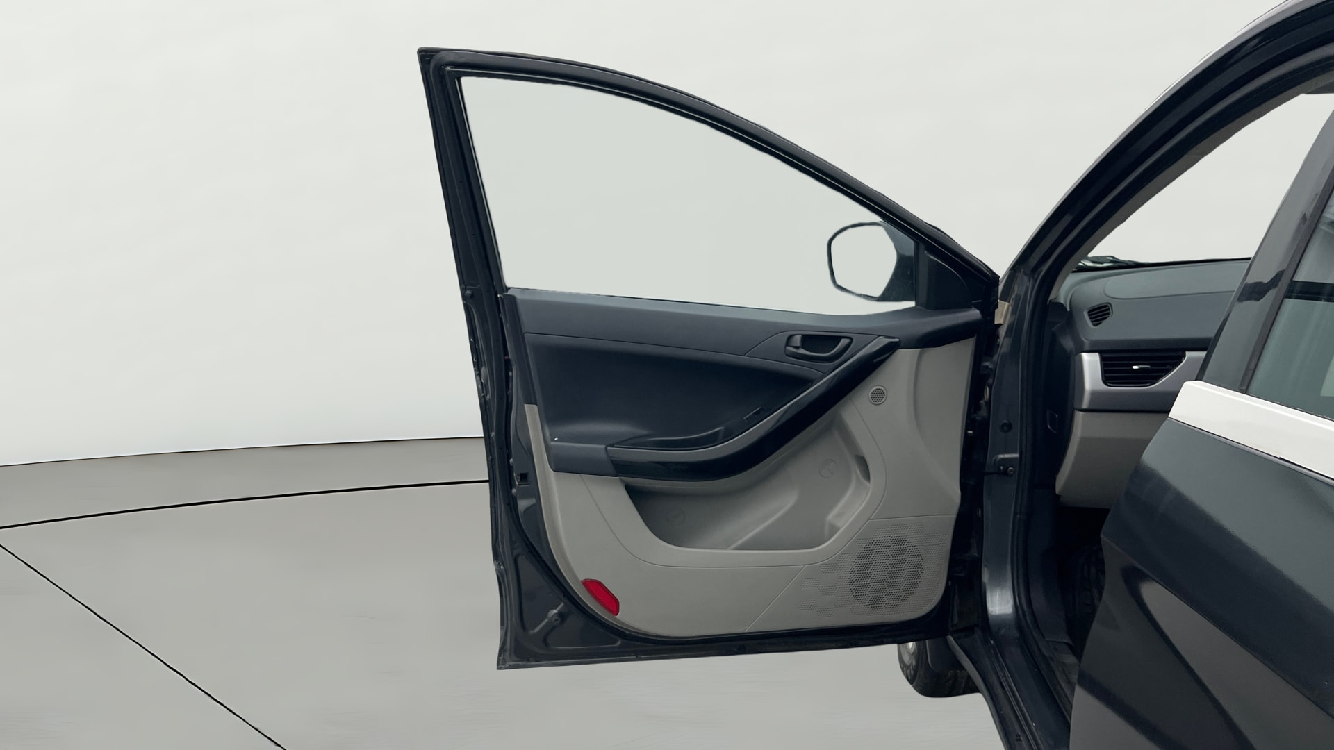 View 2019 Tata Nexon Revotron XM Image 36 Used 2019 Tata Nexon Revotron XM Image 36