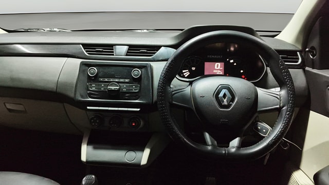 View Renault Triber Image 21 Used Renault Triber Image 21
