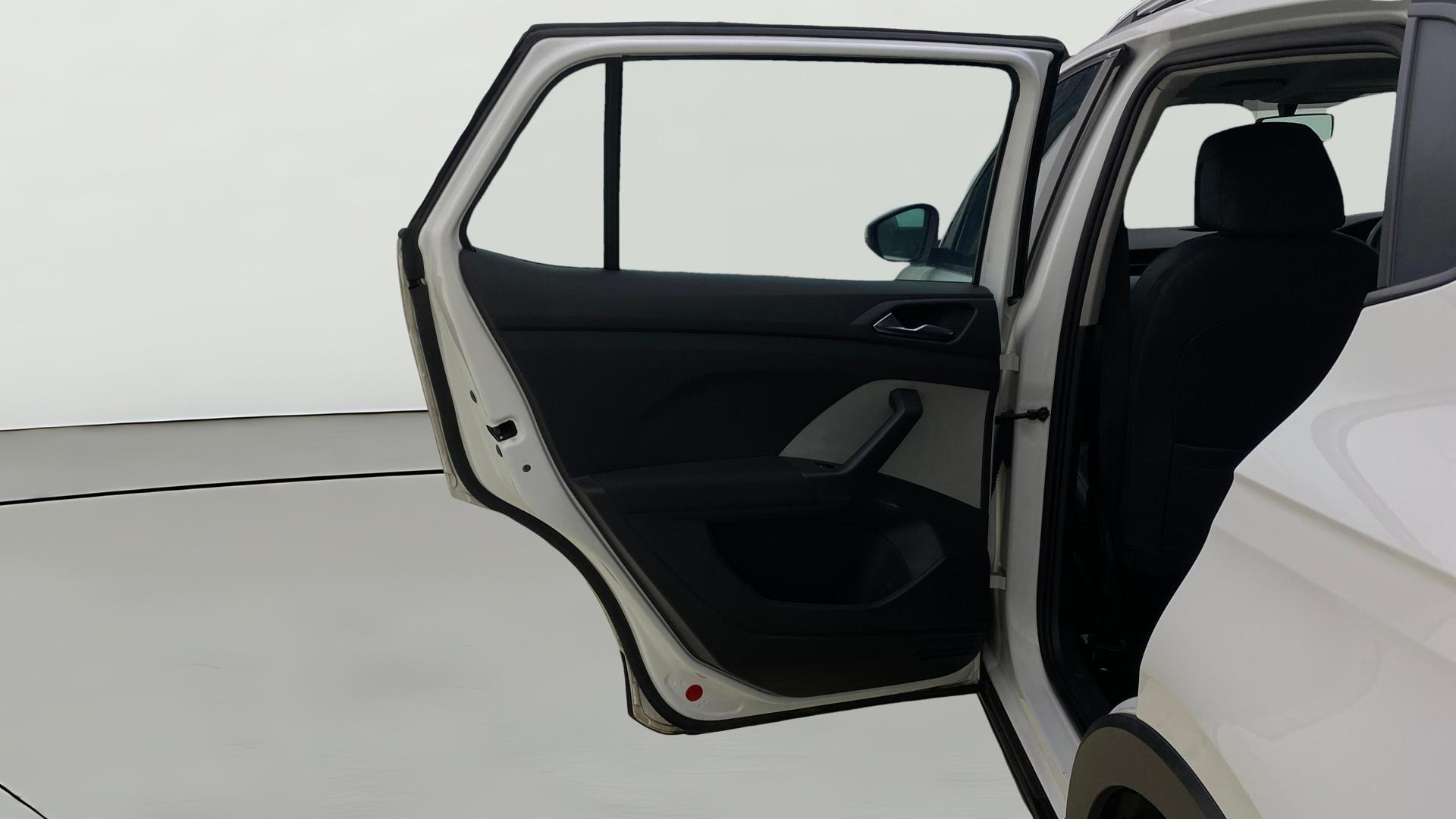 View 2022 Skoda Kushaq Ambition 1.0 TSI MT Image 15 Used 2022 Skoda Kushaq Ambition 1.0 TSI MT Image 15