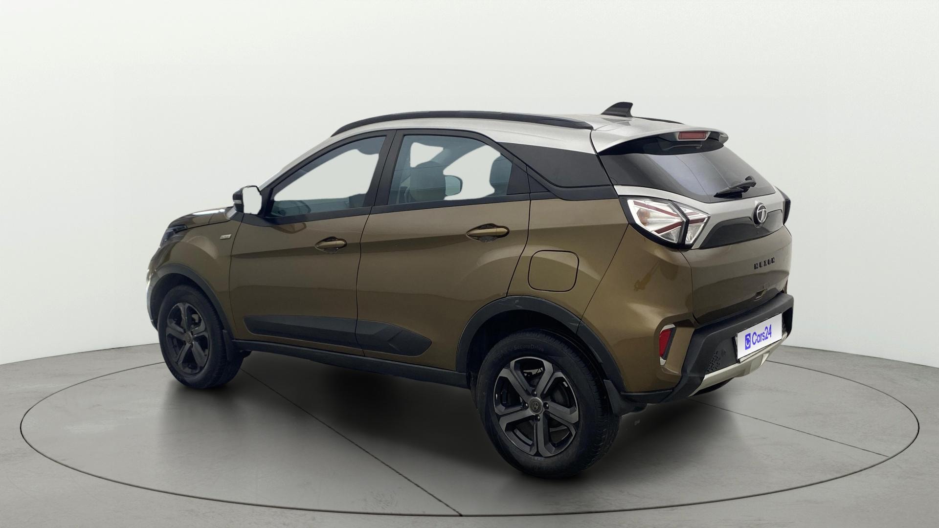View 2023 Tata Nexon Revotorq XZA Plus Luxs AMT Jet Edition Image 2 Used 2023 Tata Nexon Revotorq XZA Plus Luxs AMT Jet Edition Image 2