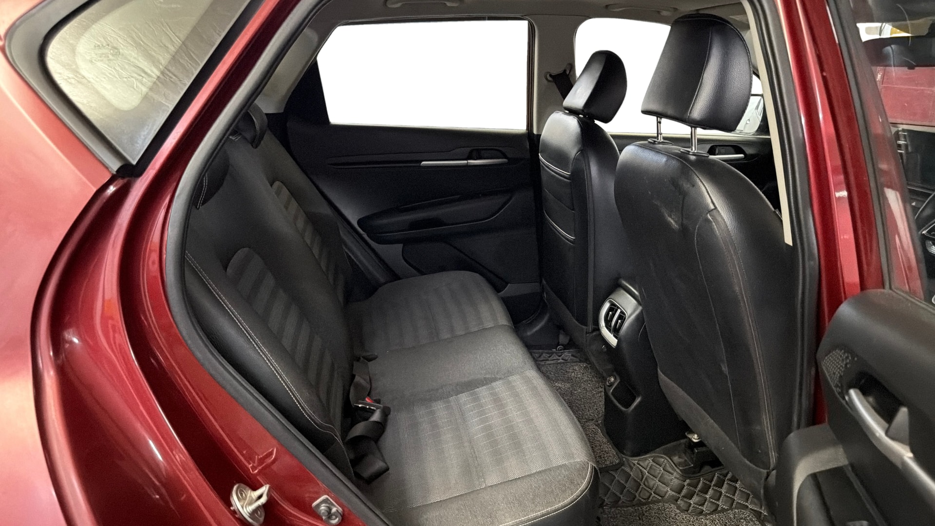 View 2022 Kia Sonet HTK Plus iMT Petrol Image 30 Used 2022 Kia Sonet HTK Plus iMT Petrol Image 30