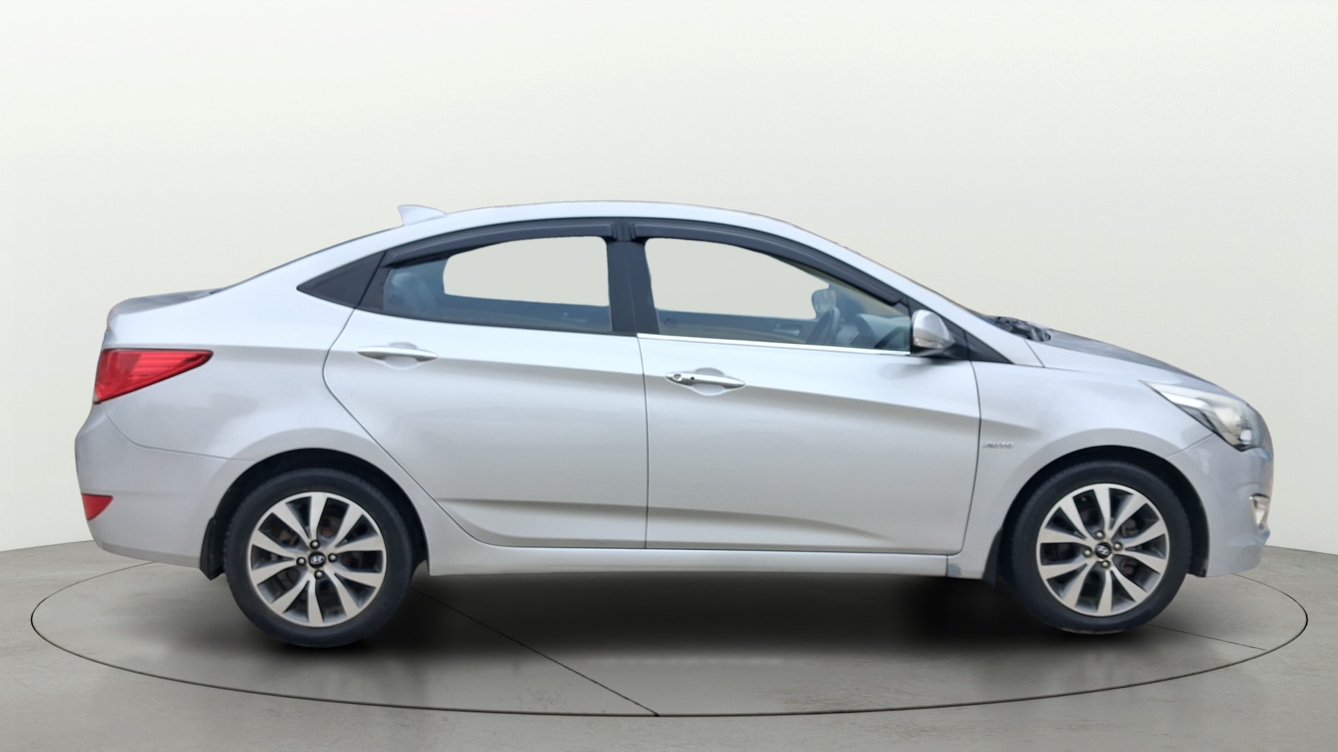 View 2016 Hyundai Verna 1.6 CRDi SX AT Image 8 Used 2016 Hyundai Verna 1.6 CRDi SX AT Image 8