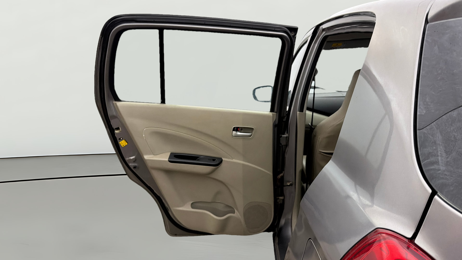 View 2017 Maruti Suzuki 1000 Base Variant Image 22 Used 2017 Maruti Suzuki 1000 Base Variant Image 22