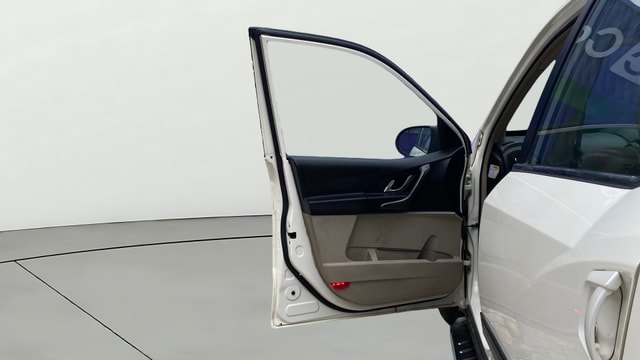 View Mahindra XUV500 Image 38 Used Mahindra XUV500 Image 38
