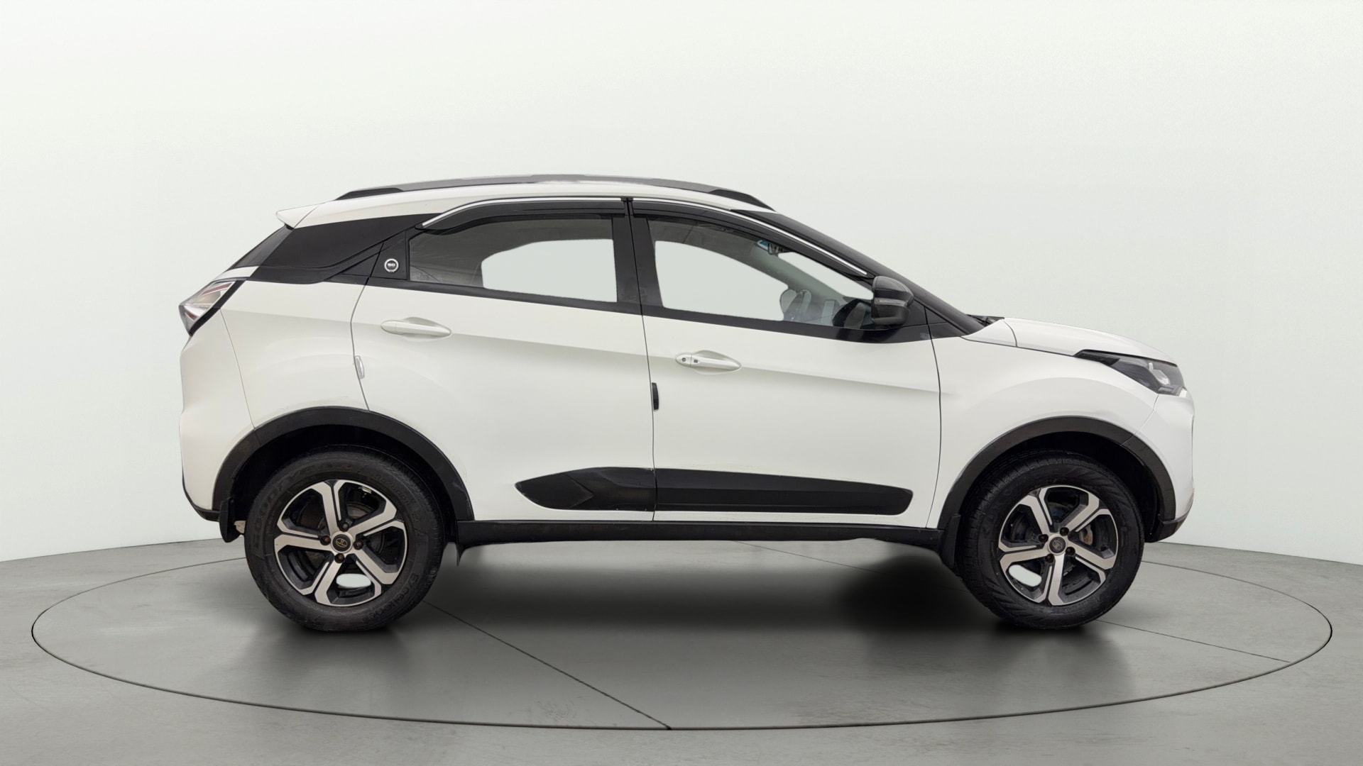 View 2024 Tata Nexon Revotron XE Image 9 Used 2024 Tata Nexon Revotron XE Image 9