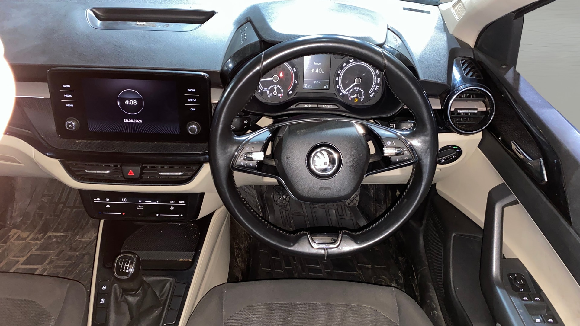 View 2022 Skoda Slavia Ambition 1.0 TSI MT Image 20 Used 2022 Skoda Slavia Ambition 1.0 TSI MT Image 20