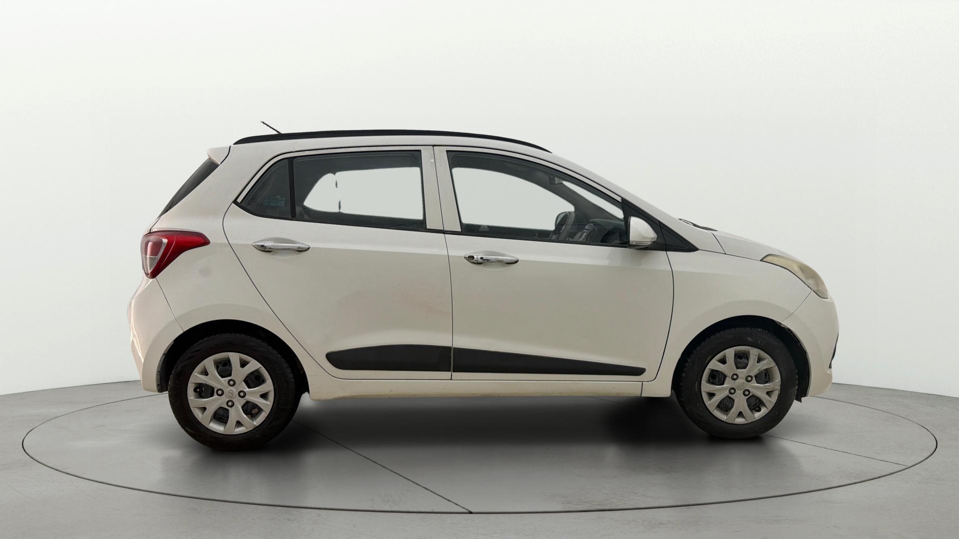 View 2014 Hyundai Grand i10 Sportz 1.2 Kappa Image 25 Used 2014 Hyundai Grand i10 Sportz 1.2 Kappa Image 25