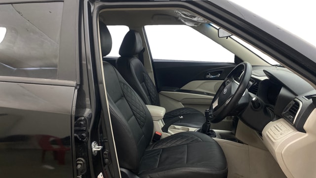View Mahindra XUV300 Image 18 Used Mahindra XUV300 Image 18