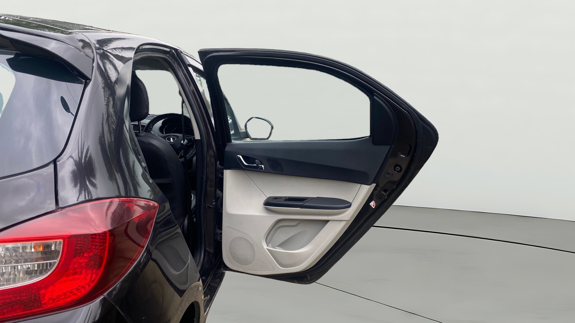 Used 2023 Tata Tiago Used 2023 Tata Tiago