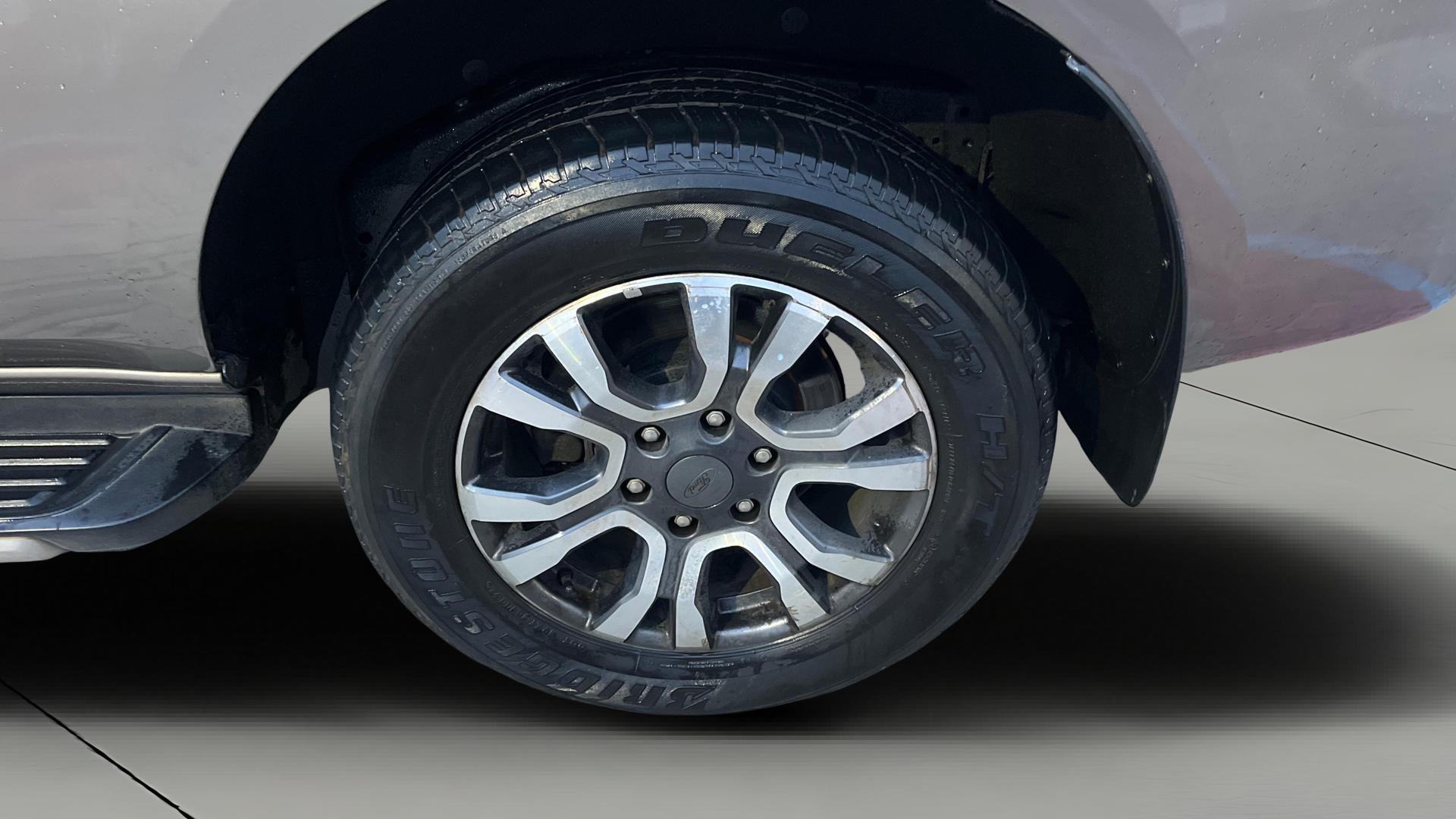 View 2021 Ford Endeavour 2.2L 4X2 AT Titanium Image 8 Used 2021 Ford Endeavour 2.2L 4X2 AT Titanium Image 8