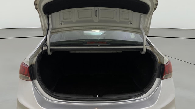 View Hyundai Verna Image 38 Used Hyundai Verna Image 38