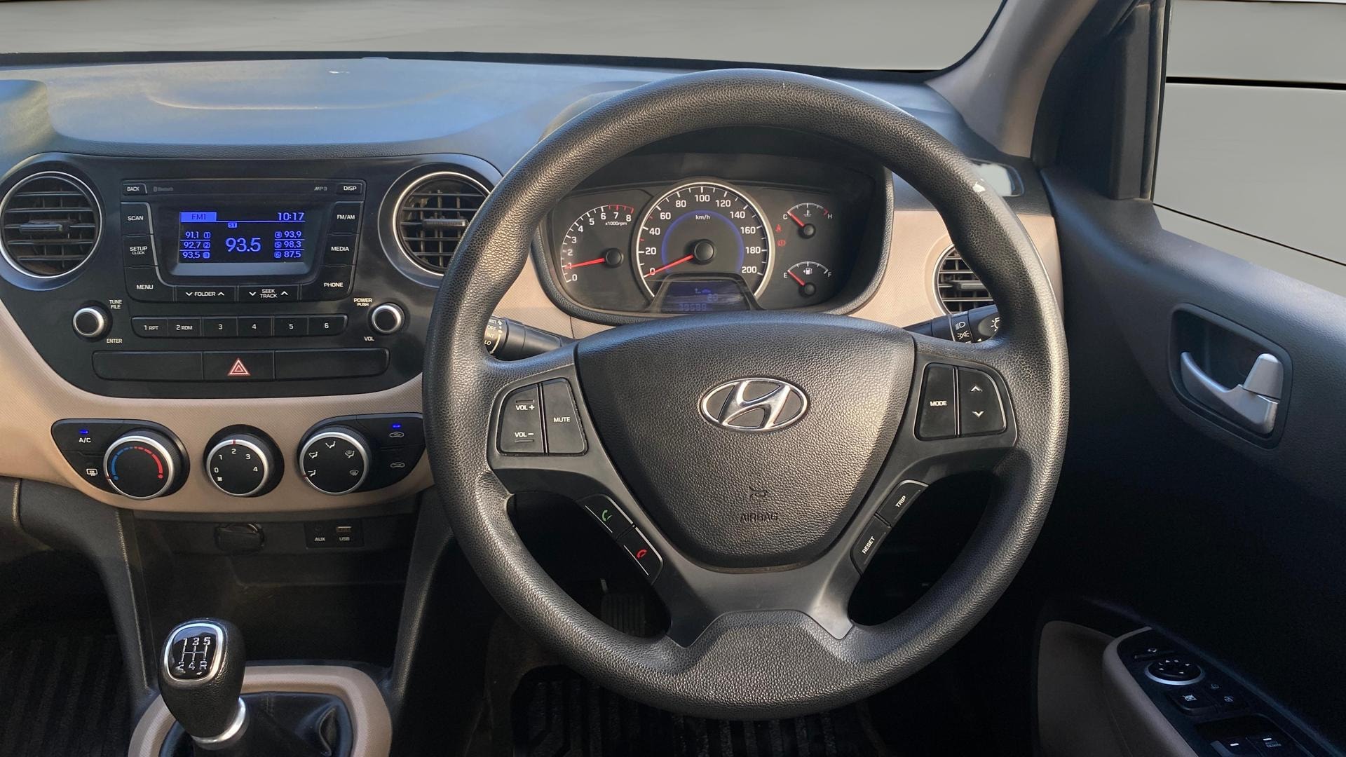 View 2016 Hyundai Grand i10 Sportz 1.2 Kappa Image 20 Used 2016 Hyundai Grand i10 Sportz 1.2 Kappa Image 20