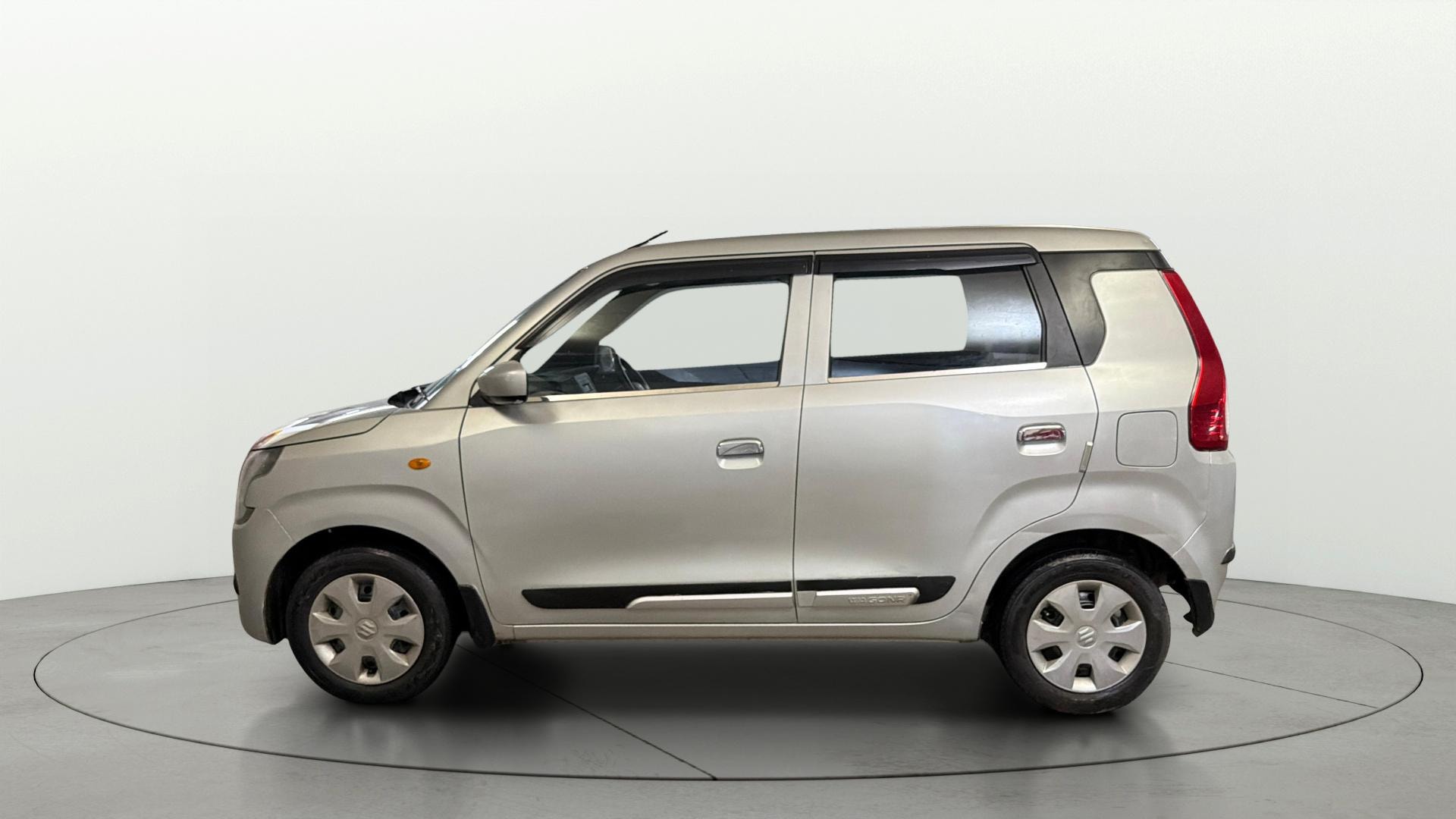 View 2022 Maruti Suzuki 1000 Base Variant Image 5 Used 2022 Maruti Suzuki 1000 Base Variant Image 5