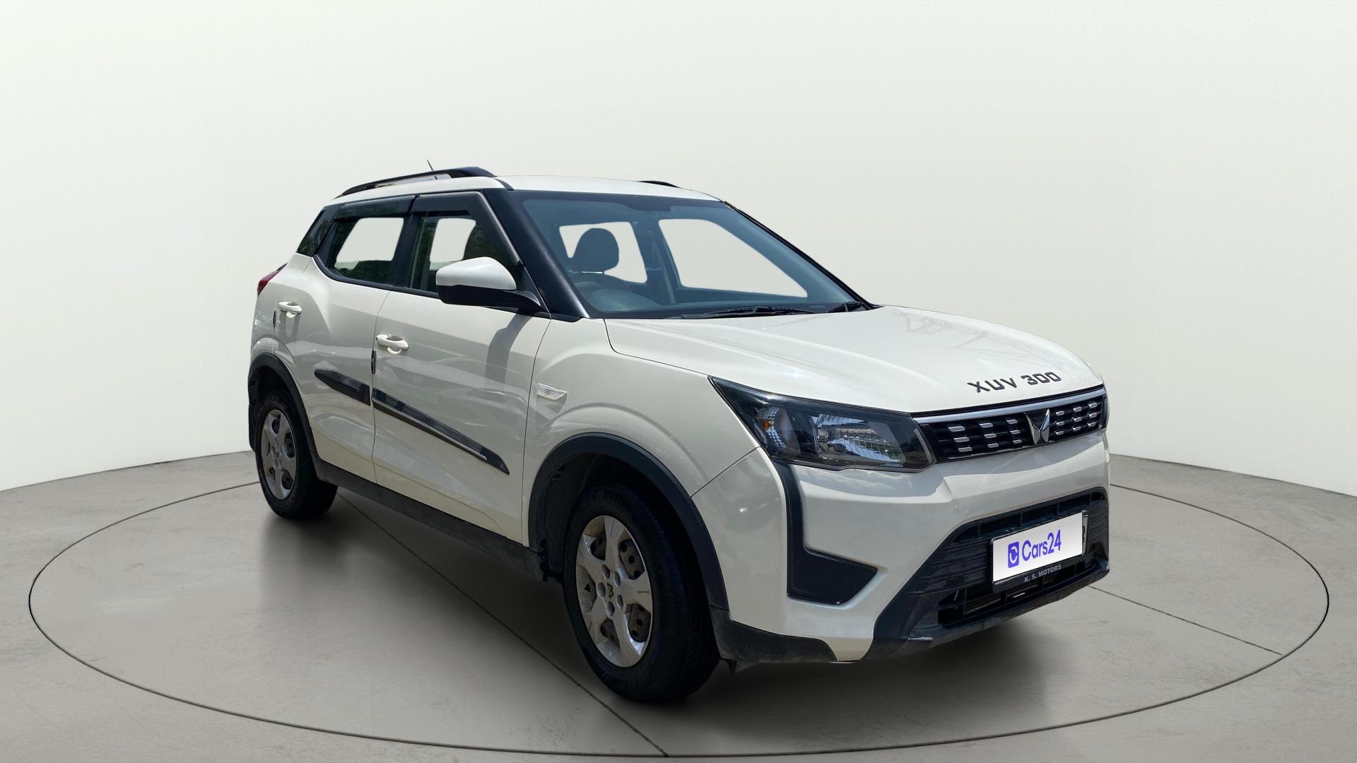 View 2022 Mahindra XUV300 W4 Petrol BS IV Image 36 Used 2022 Mahindra XUV300 W4 Petrol BS IV Image 36