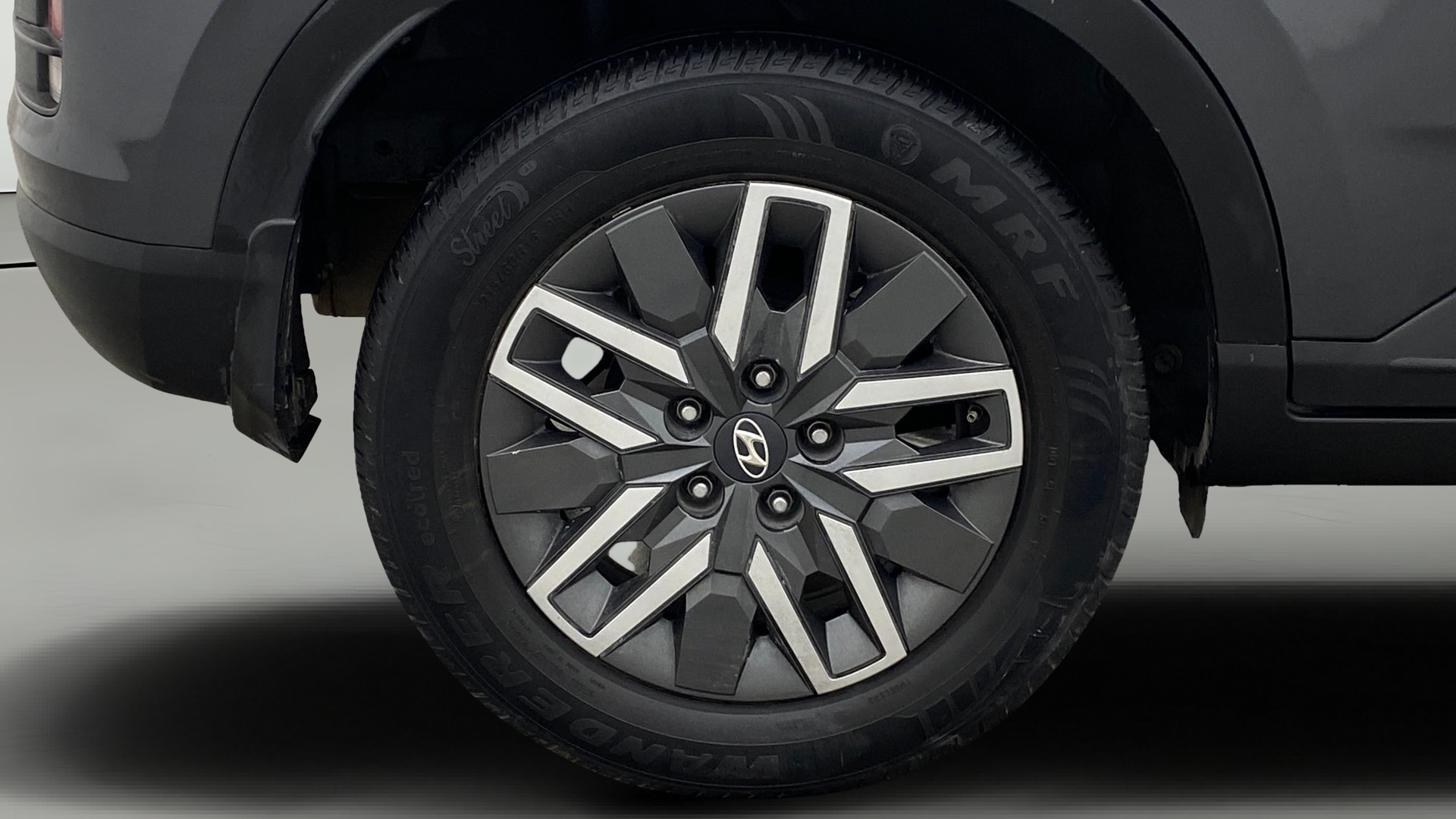 View 2023 Hyundai Venue S (O) 1.0 Turbo Petrol MT Image 25 Used 2023 Hyundai Venue S (O) 1.0 Turbo Petrol MT Image 25