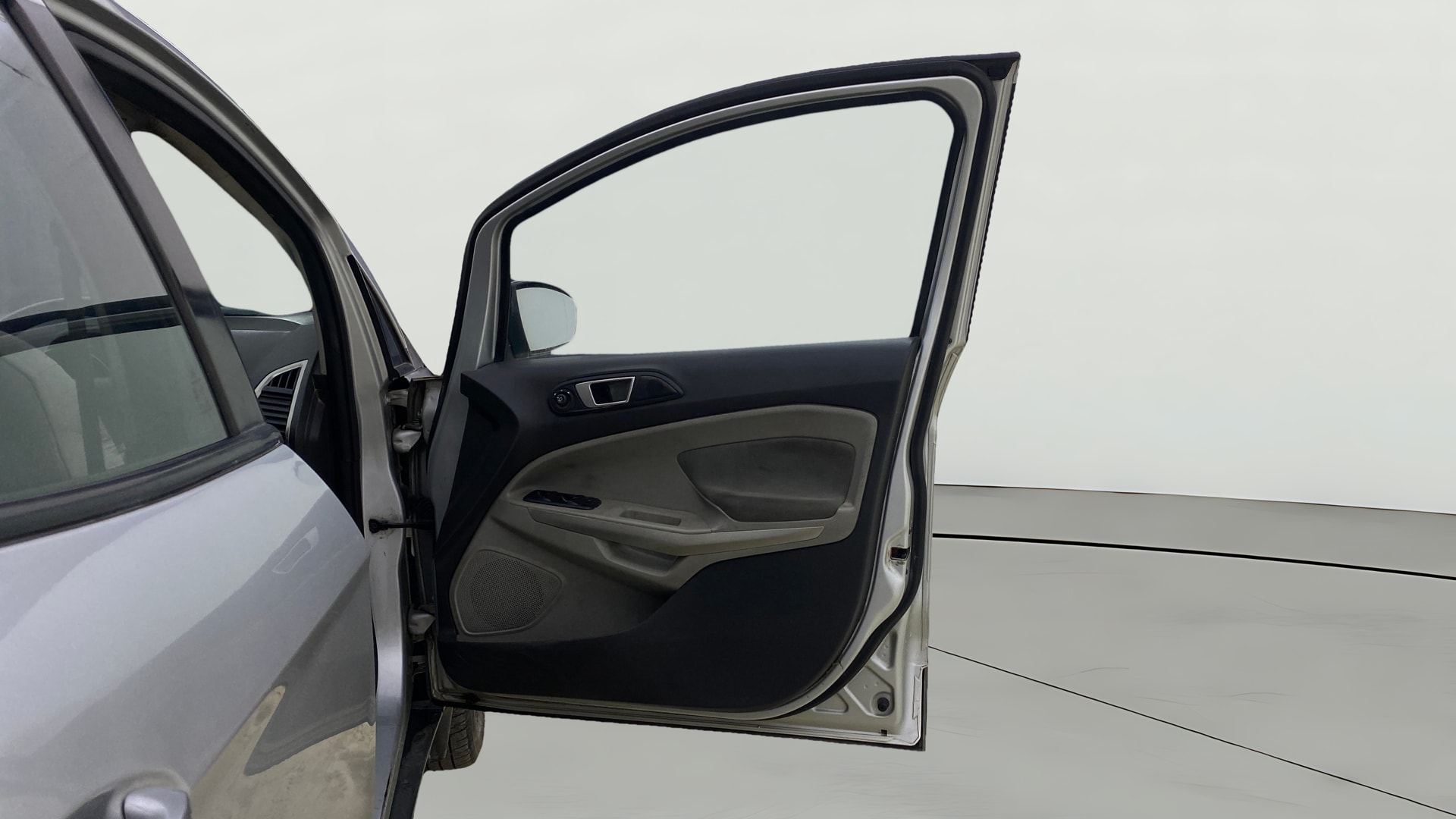 View 2016 Ford EcoSport 1.5 TDCi Diesel Ambiente BS IV Image 45 Used 2016 Ford EcoSport 1.5 TDCi Diesel Ambiente BS IV Image 45