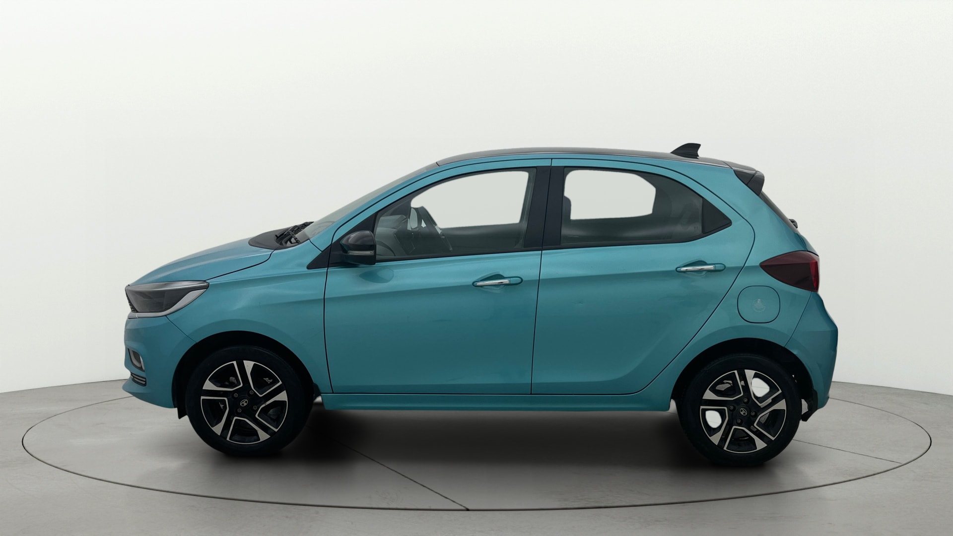 View 2025 Tata Tiago Revotorq XB Image 27 Used 2025 Tata Tiago Revotorq XB Image 27