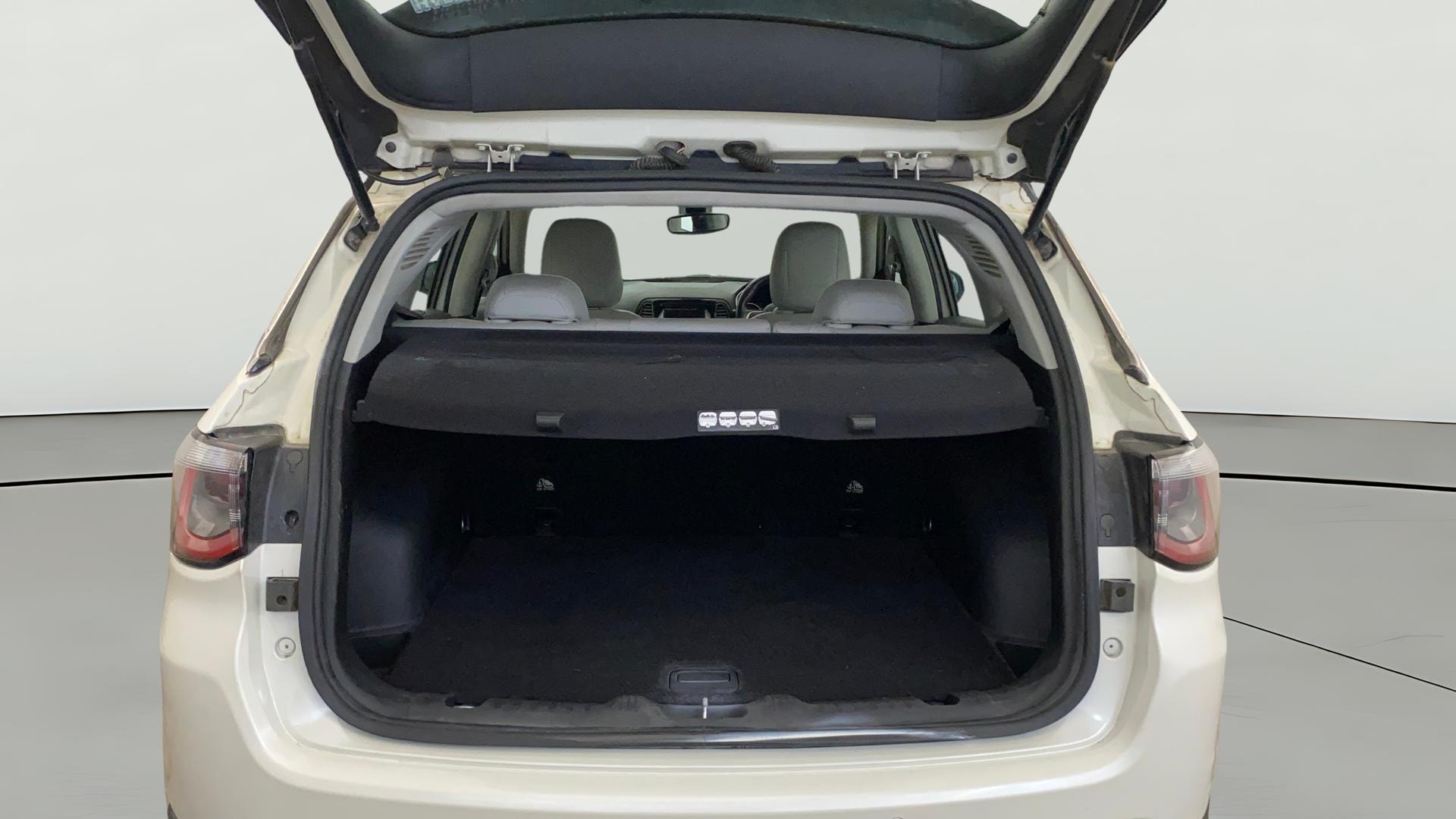 View 2017 Jeep Compass Limited 1.4 Multi AIR Petrol DDCT AT BS IV Image 41 Used 2017 Jeep Compass Limited 1.4 Multi AIR Petrol DDCT AT BS IV Image 41