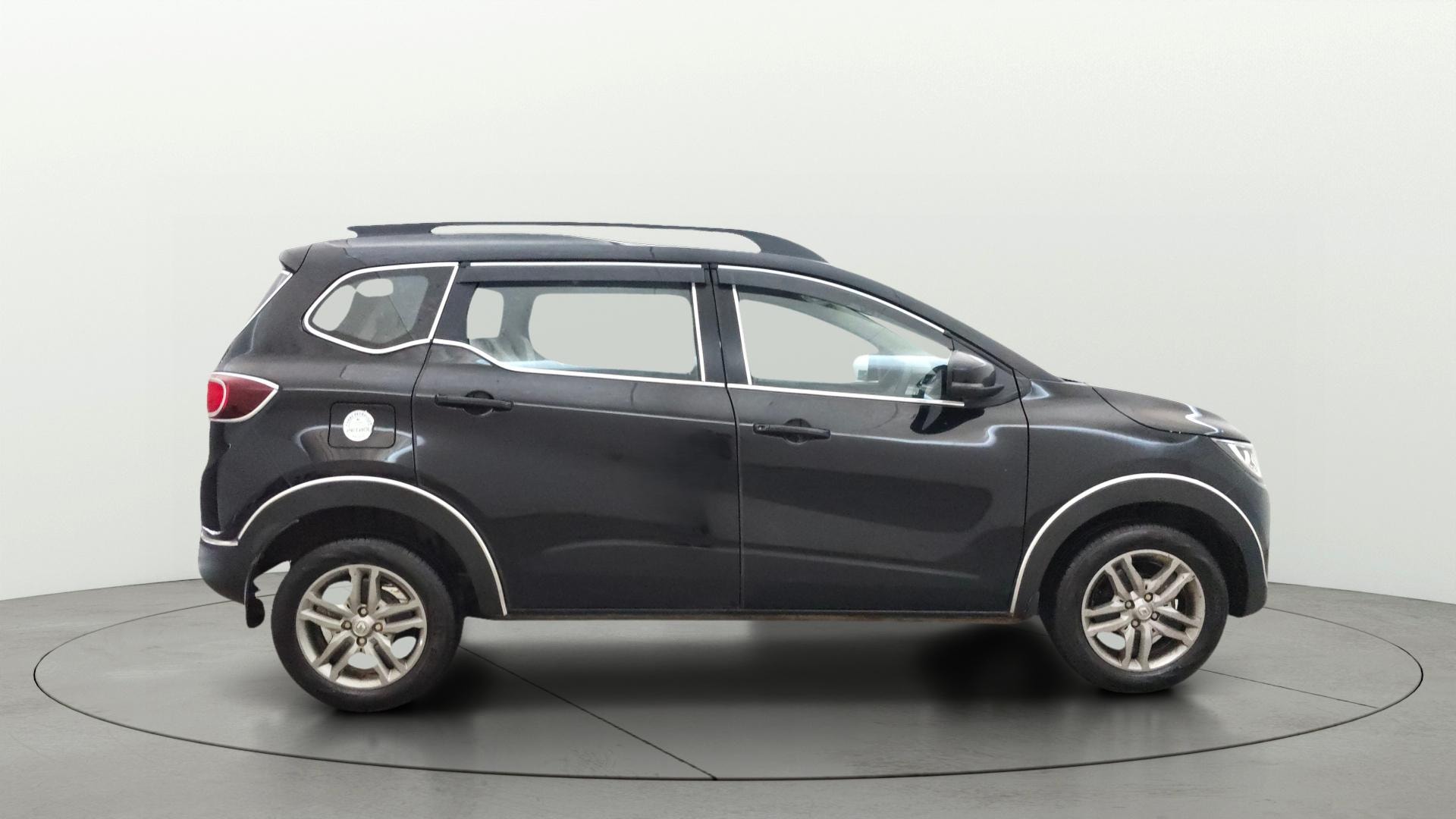 View 2025 Renault Triber RXT Image 8 Used 2025 Renault Triber RXT Image 8