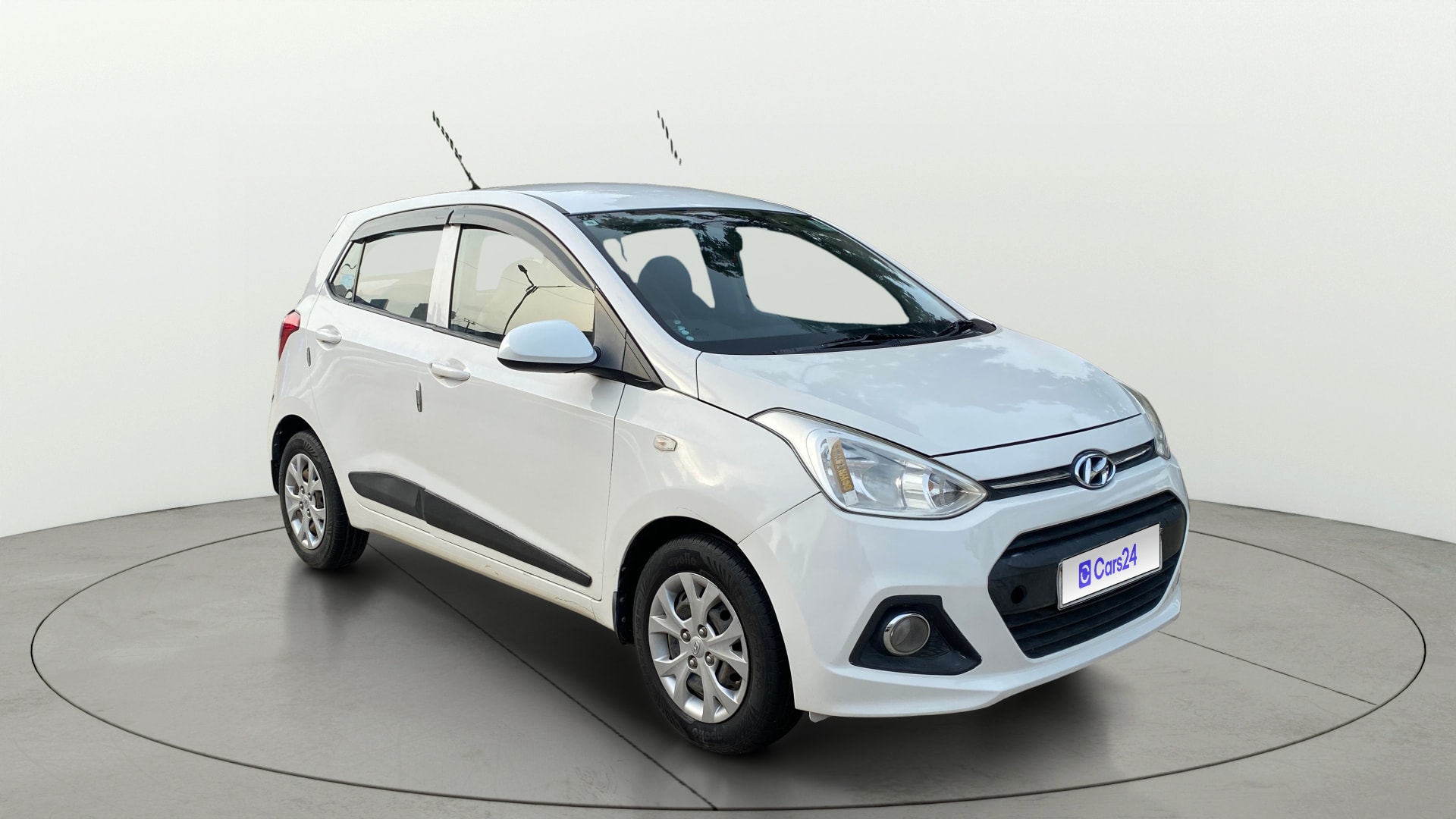 View 2015 Hyundai Grand i10 Magna 1.2 Kappa VTVT Image 15 Used 2015 Hyundai Grand i10 Magna 1.2 Kappa VTVT Image 15