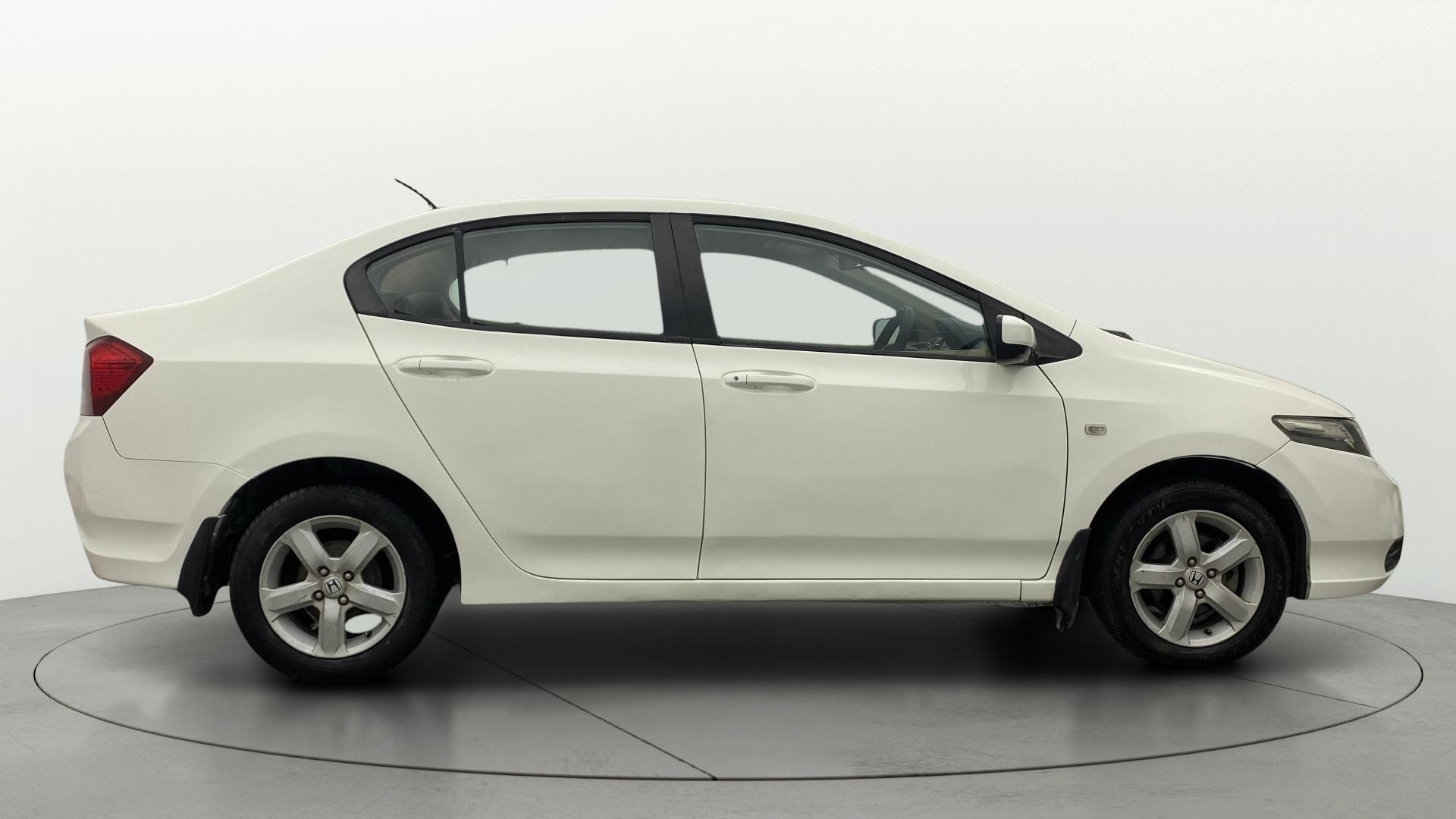 View 2013 Honda City ZX MT Diesel Anniversary Edition Image 8 Used 2013 Honda City ZX MT Diesel Anniversary Edition Image 8