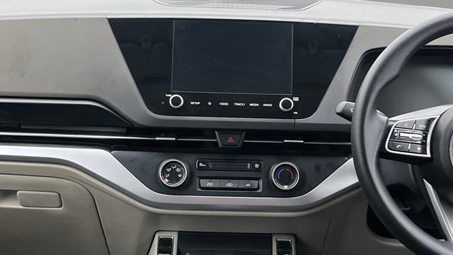 View Kia Carens Image 18 Used Kia Carens Image 18