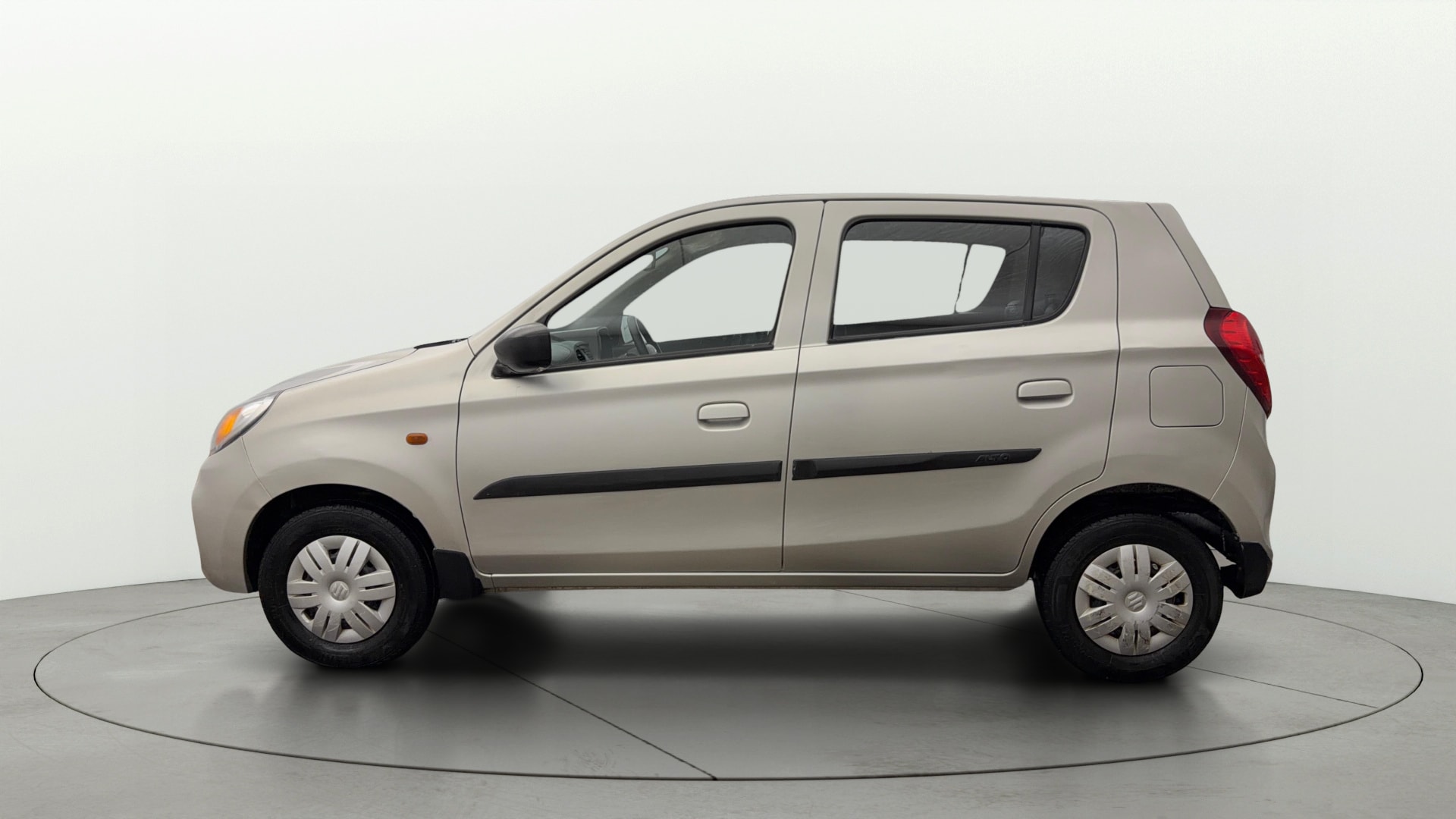 View 2023 Maruti Suzuki 1000 Base Variant Image 5 Used 2023 Maruti Suzuki 1000 Base Variant Image 5
