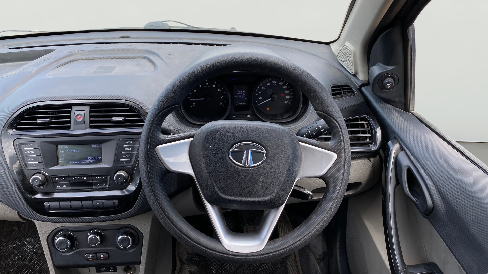 View 2017 Tata Tiago Revotorq XB Image 20 Used 2017 Tata Tiago Revotorq XB Image 20
