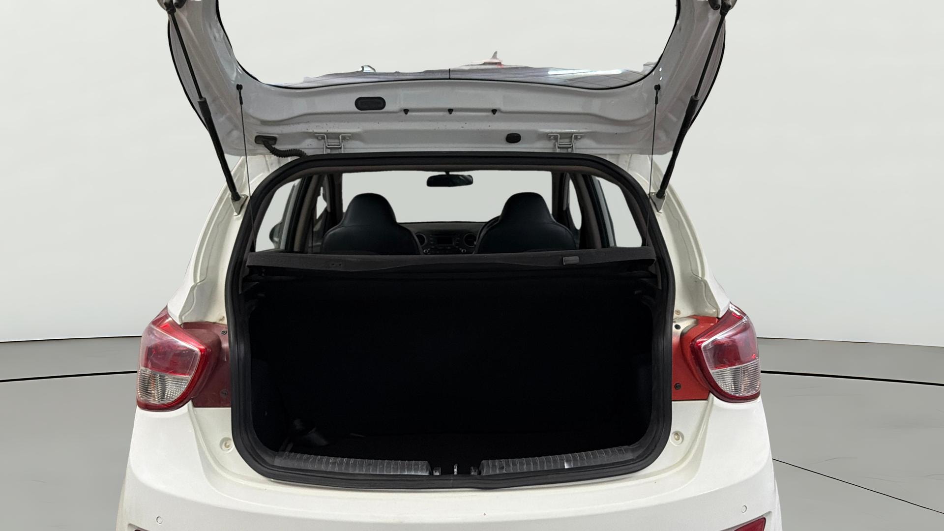 View 2016 Hyundai Grand i10 Sportz 1.2 Kappa Image 36 Used 2016 Hyundai Grand i10 Sportz 1.2 Kappa Image 36